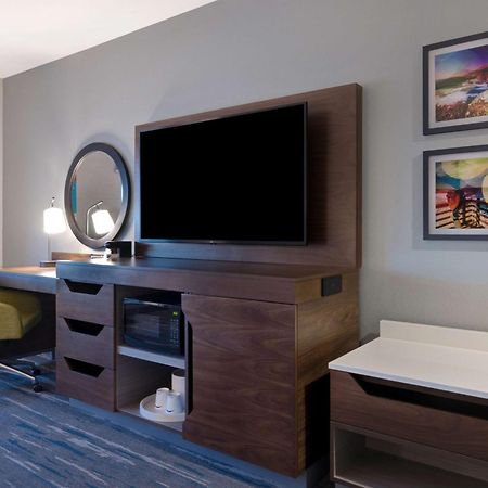 Hampton Inn & Suites Marina Εξωτερικό φωτογραφία