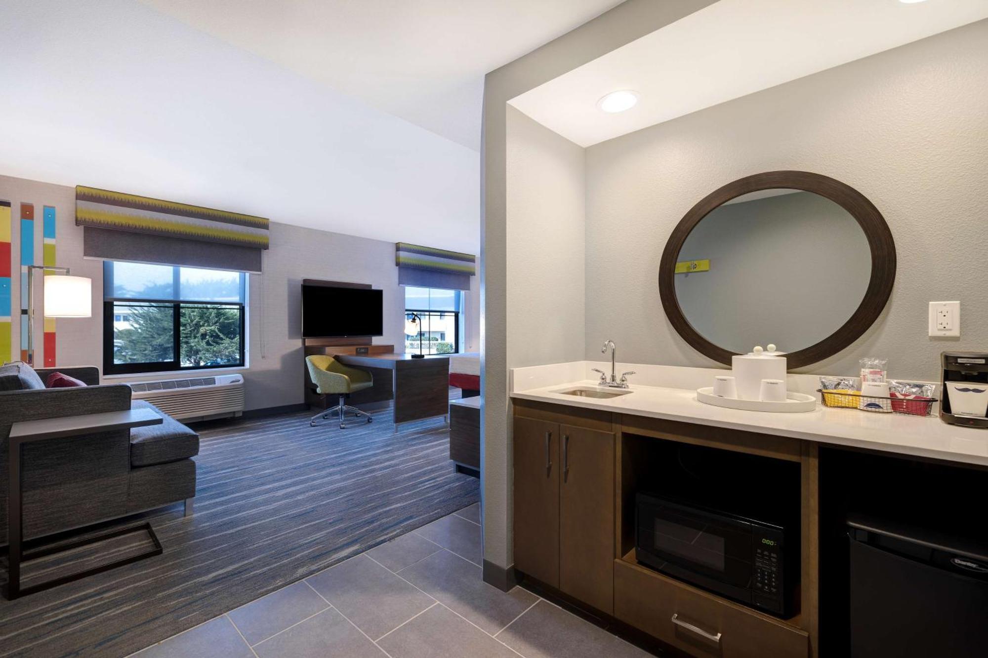 Hampton Inn & Suites Marina Εξωτερικό φωτογραφία