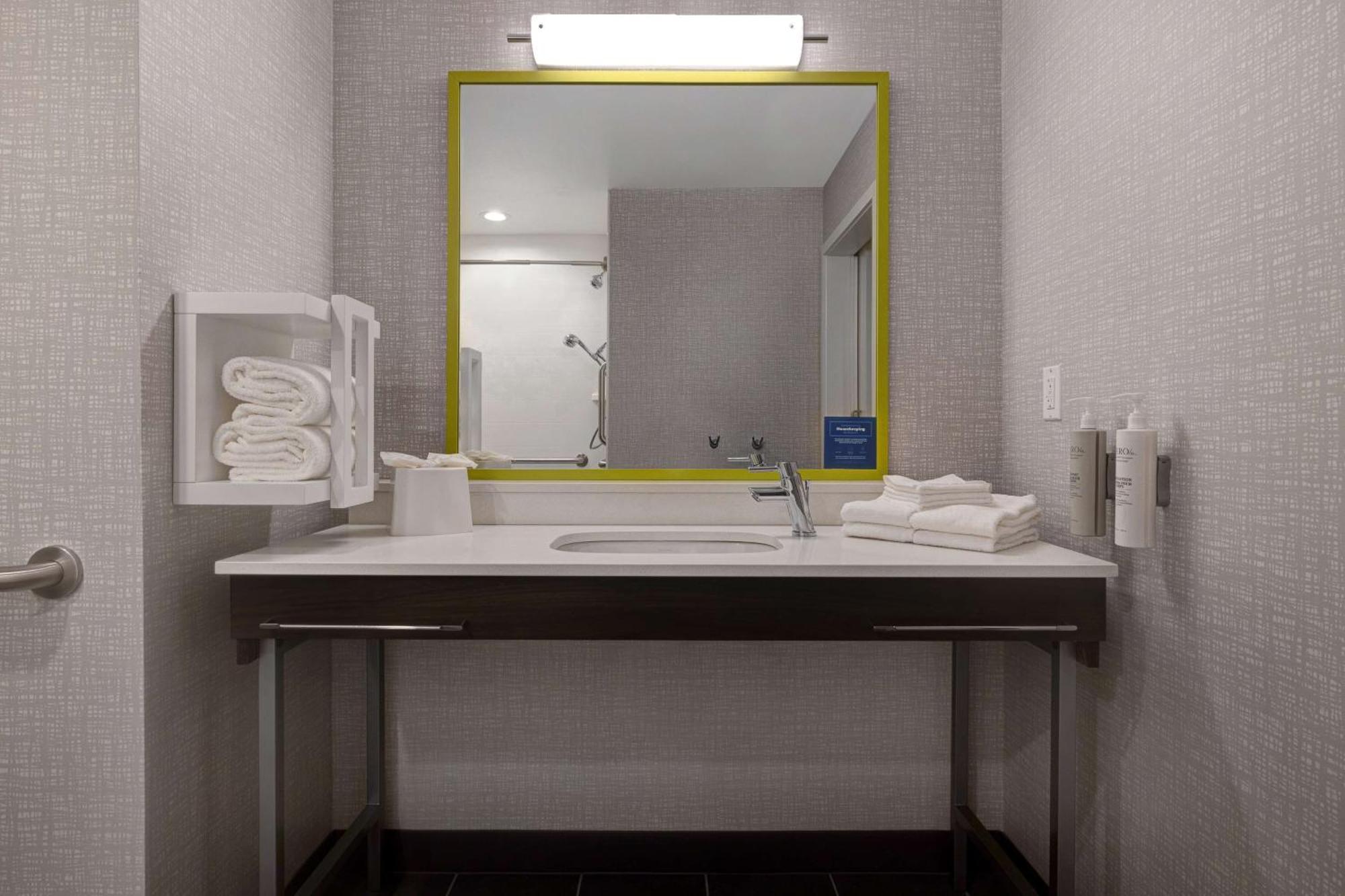 Hampton Inn & Suites Marina Εξωτερικό φωτογραφία
