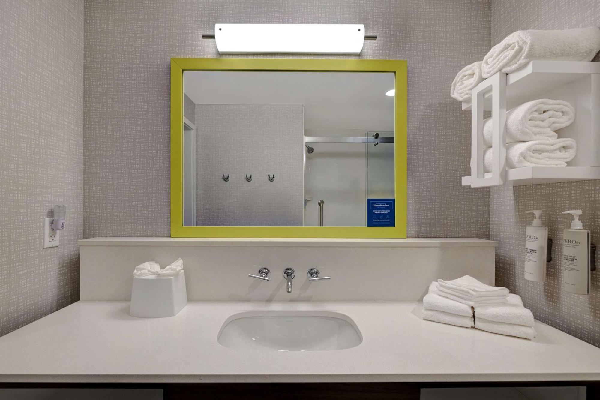 Hampton Inn & Suites Marina Εξωτερικό φωτογραφία