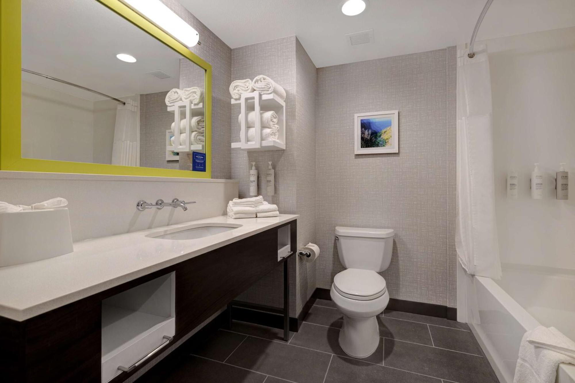 Hampton Inn & Suites Marina Εξωτερικό φωτογραφία